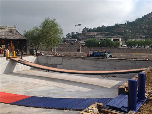 青少年水上闖關(guān)吊橋安裝 生態(tài)園水上吊環(huán)橋生產(chǎn)廠家 項(xiàng)目齊全 1