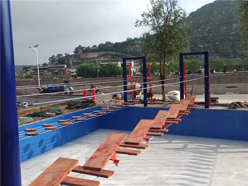 研学基地水上拓展吊桥建造 游乐场水上摇摆桥方案 项目齐全 3