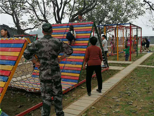 拓展基地拓展游乐设备大全-郑州儿童野外拓展设备-亲子互动项目 1