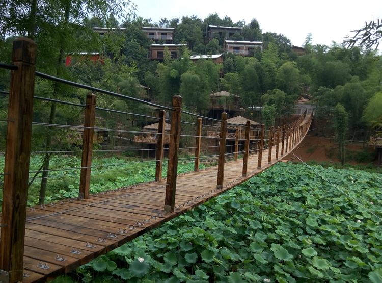 防腐木吊桥 景区木质吊桥设计施工，质量好   工期快 2