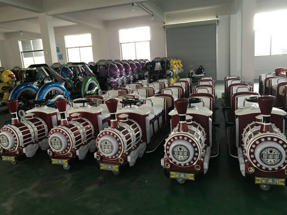 大型电动轨道小火车生产 金满鸿168 沧州轨道小火车 14