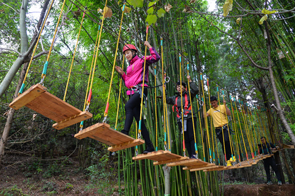 安阳学生丛林穿越设备 树上拓展器材建造 超能勇士拓展